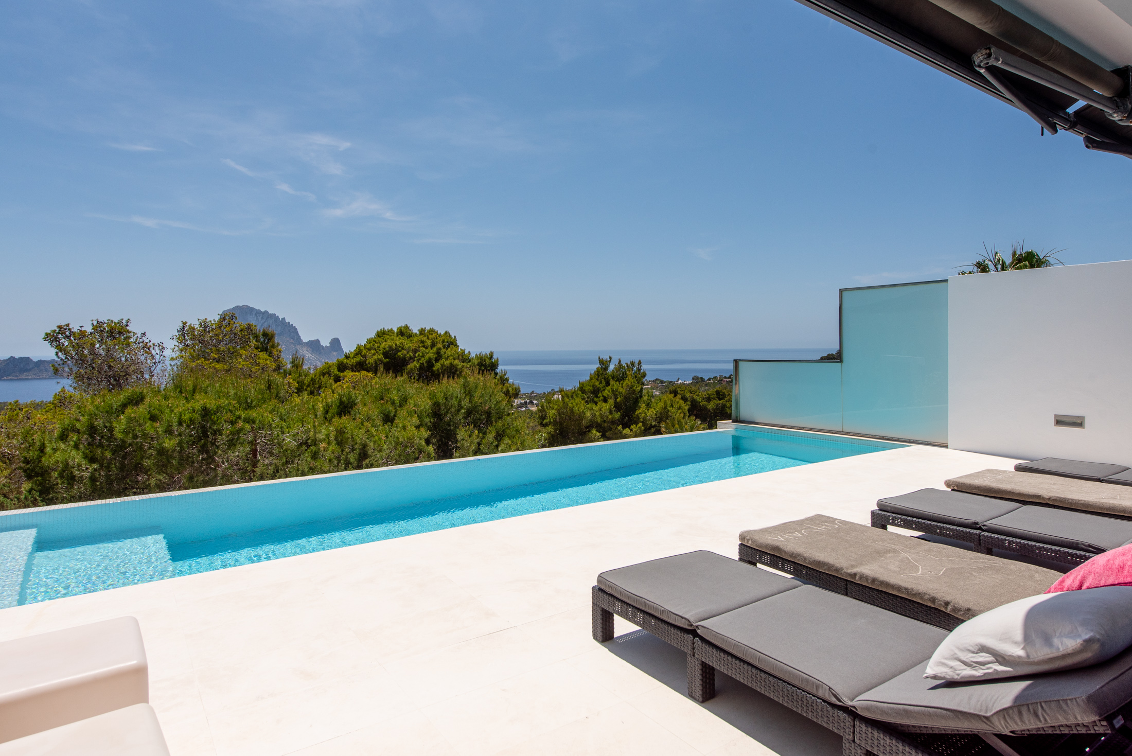 Resa Estates Ibiza cala Carbo for sale es vedra views modern pool infinity exterior 1.jpg